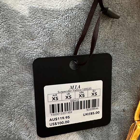 MIA
GARTER BELT - Picture 11 of 11